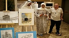 شاهد: ضحايا هجوم نيوزيلندا يلتمسون السكينة في مكة