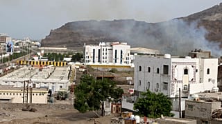 دومین روز درگیری متحدان هادی در شهر عدن یمن 