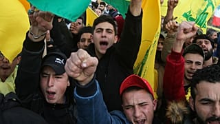 مؤيدو حزب الله خلال احتجاجات على نقل السفارة الأميركية بالقدس. كانون الثاني/يناير 2018