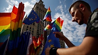 Exámenes psiquiátricos y preguntas íntimas: las trabas para cambiar de género en Europa