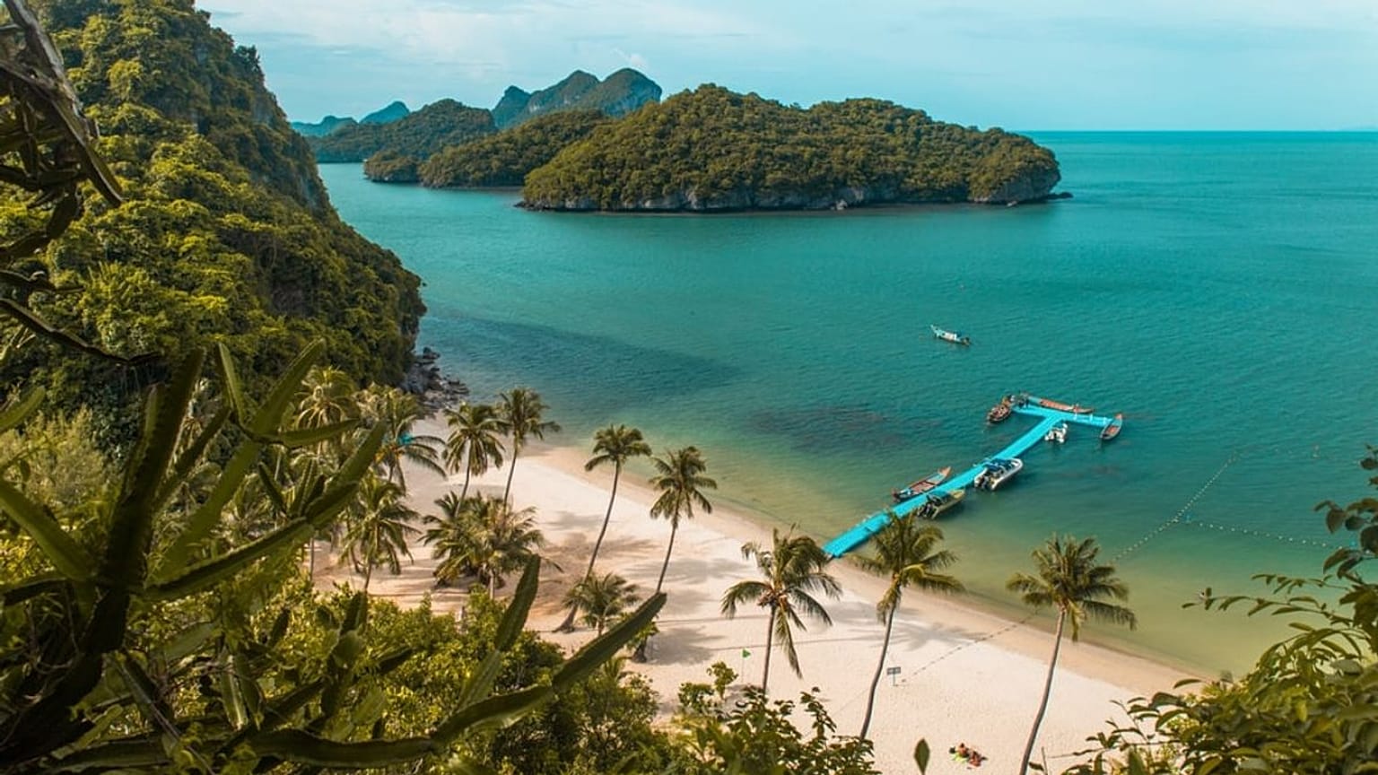 Mu Ko Ang Thong National Park - a beach in Thailand