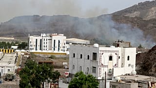 دود ناشی از درگیری ها در جنوب عدن