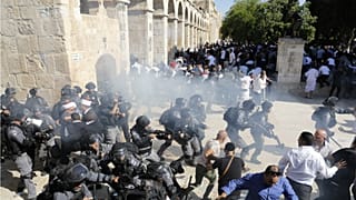 صورة من موقع الاشتباكات بالمسجد الأقصى