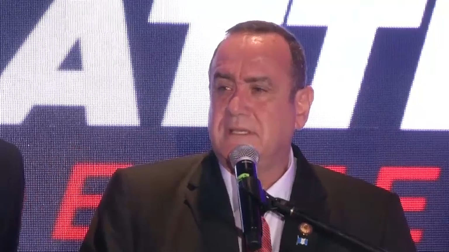 La derecha gana en segunda ronda en las presidenciales en Guatemala