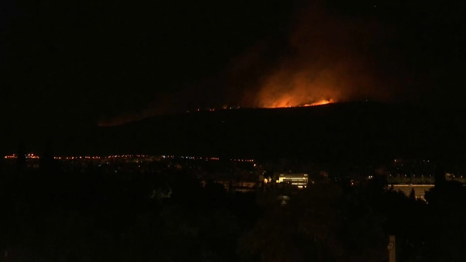 Grecia: incendio alla porte di Atene