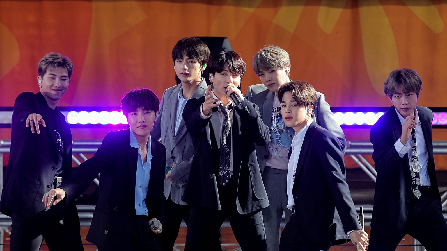 Szünetet tart a legnépszerűbb k-pop zenekar 