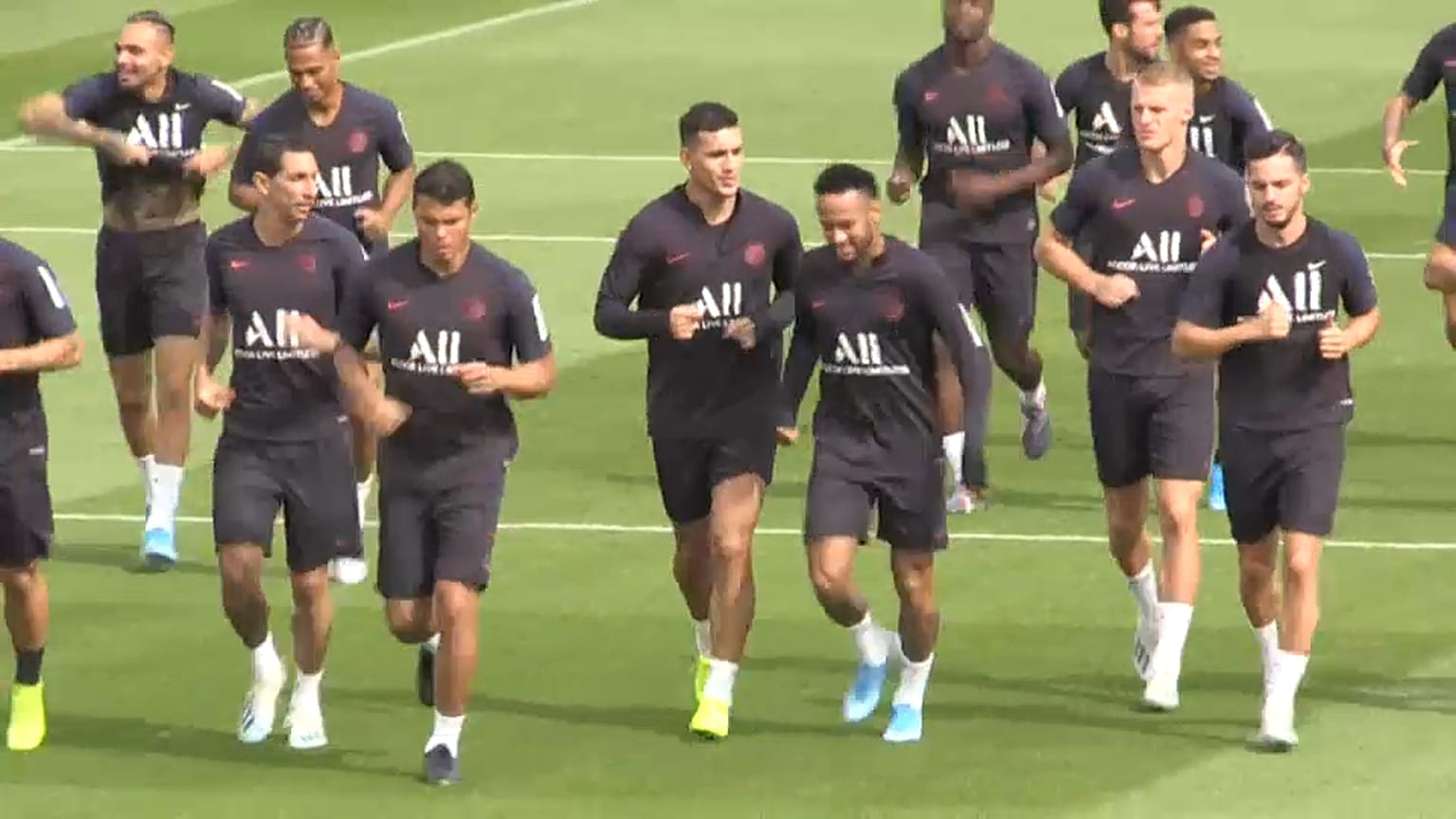 Távollétében is Neymar volt a főszereplő a PSG meccsén