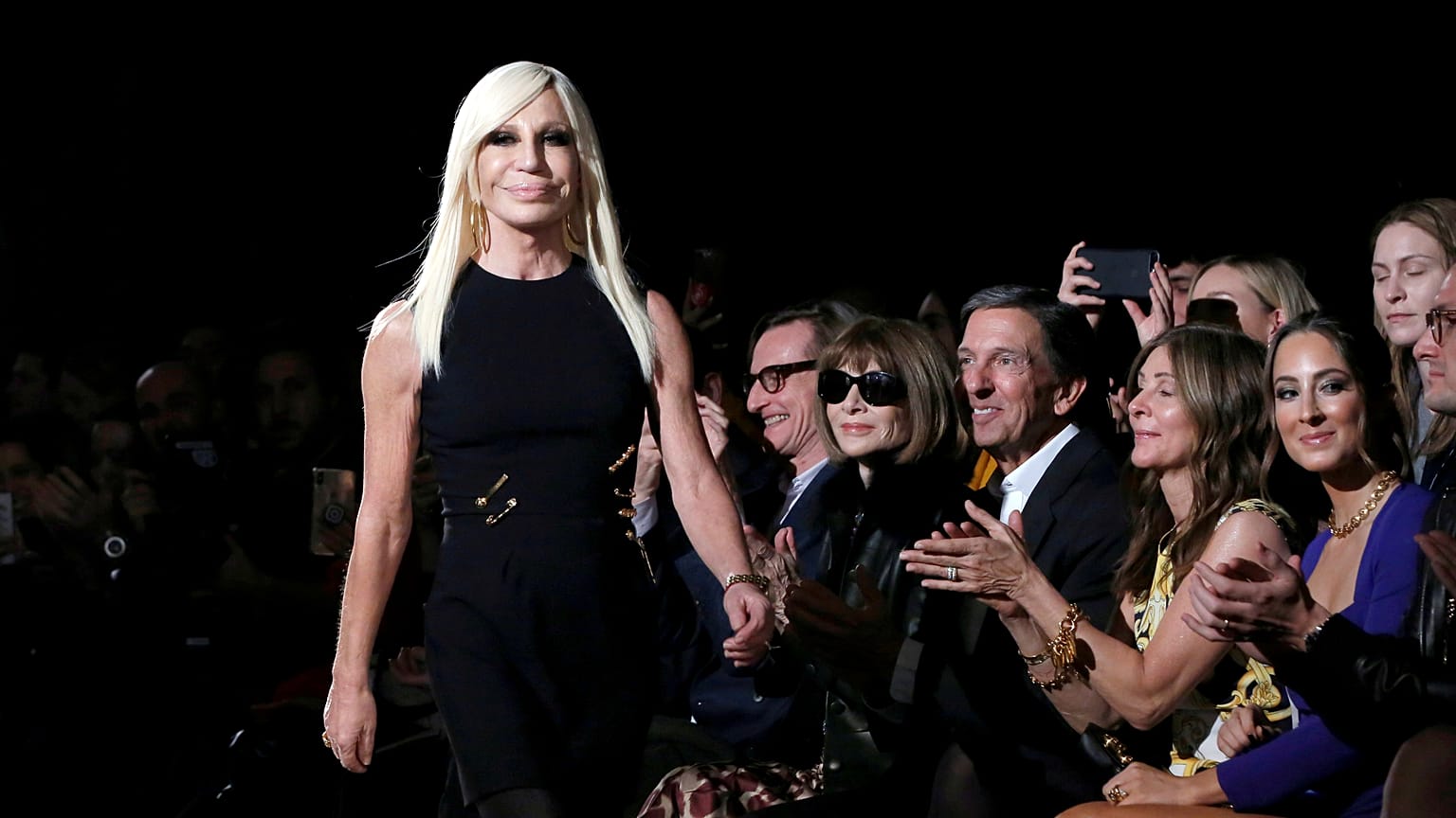 Givenchy, Versace et Coach s'attirent les foudres chinoises pour des t-shirts "Hong Kong"