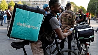 Essenszusteller Deliveroo stellt Geschäft in Deutschland ein und überlässt Lieferando den Markt