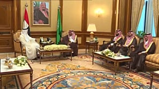 شاهد: محمد بن زايد في ضيافة العاهل السعودي وولي عهده 