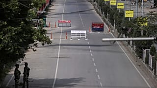 Hindistan Yüksek Mahkemesi: Keşmir'de düzeni sağlamak için hükümetin zamana ihtiyacı var