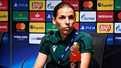 İstanbul'daki UEFA Süper Kupa finalinde gözler Fransız hakem Stephanie Frappart'ta
