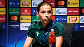 İstanbul'daki UEFA Süper Kupa finalinde gözler Fransız hakem Stephanie Frappart'ta