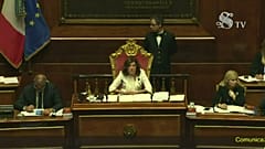 مجلس الشيوخ الإيطالي يؤجل نقاش حجب الثقة عن الحكومة