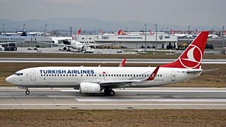 Bodrum'da uçakla helikopter karşı karşıya geldi, facianın eşiğinden dönüldü