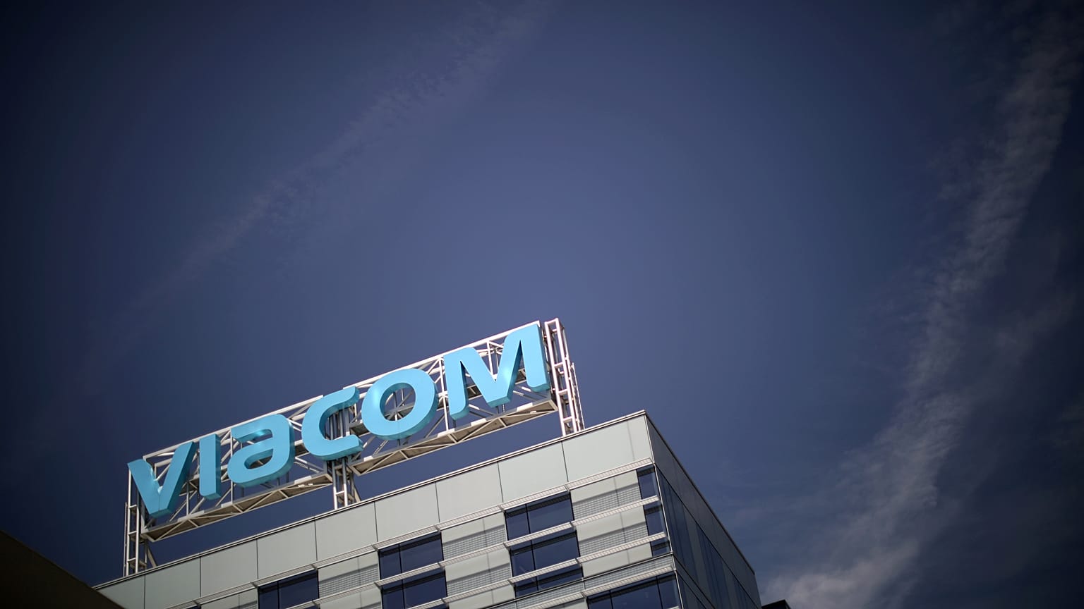 Nozze di ritorno fra Viacom e CBS: insieme 28 mld $