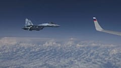 Baltık bölgesinde gerginlik: Rus savunma bakanının uçağına NATO jeti yaklaştı