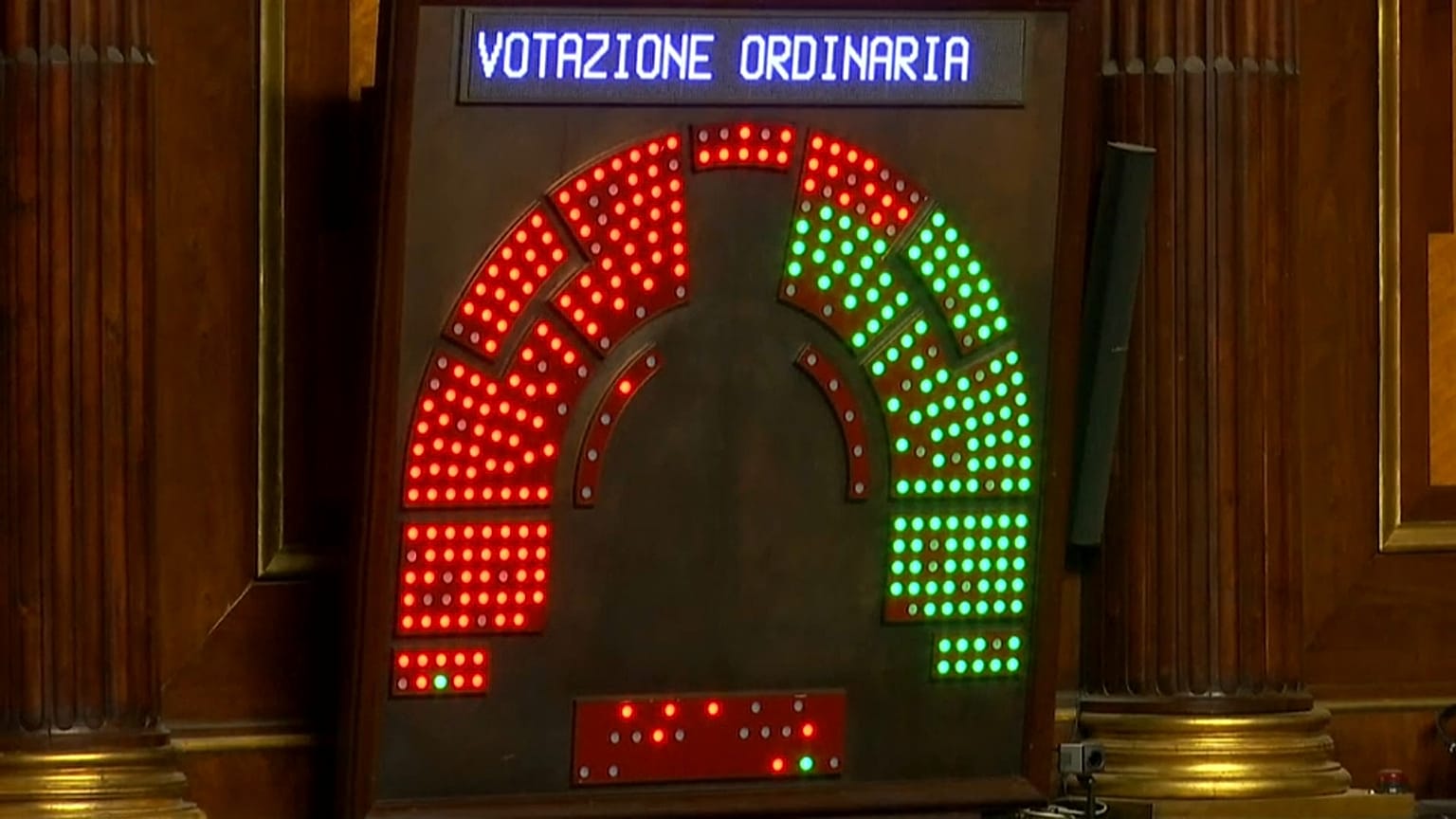 Következetlenséggel vádolja Salvinit az Öt Csillag Mozgalom