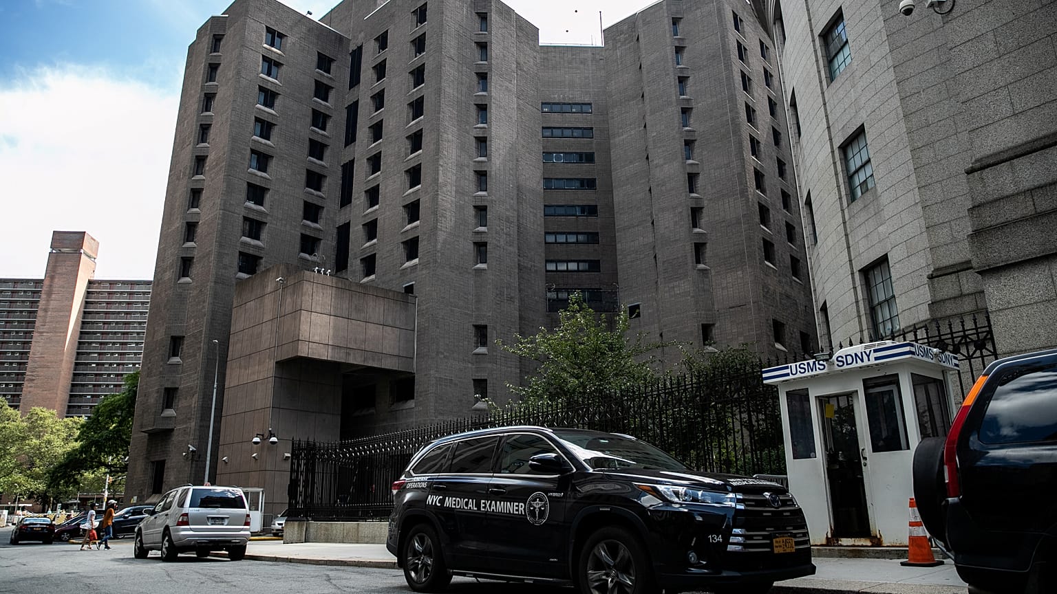 Verdacht: Wärter von Epstein schliefen während Selbstmord