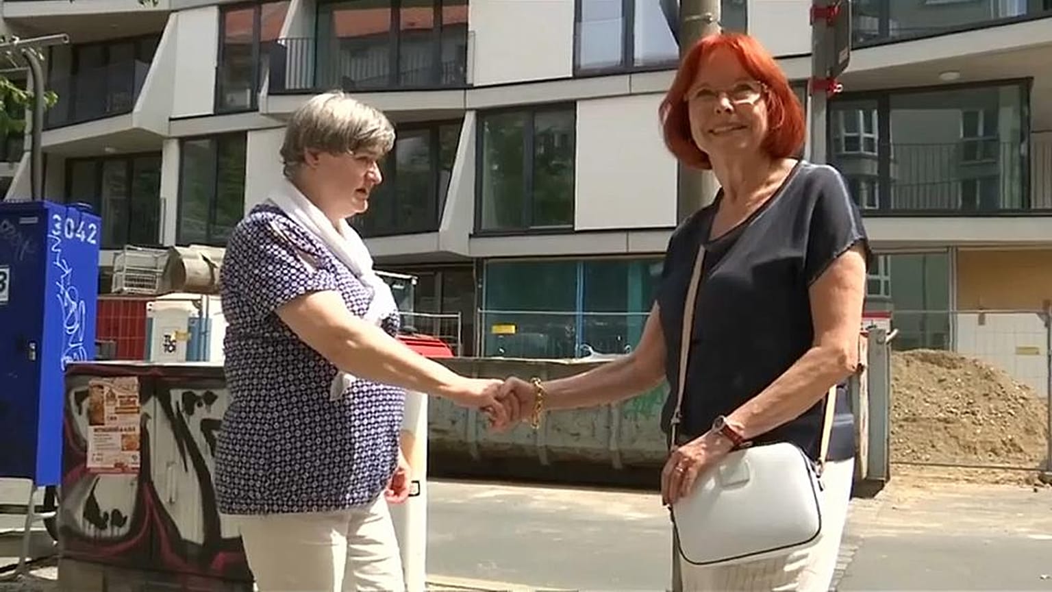 La historia de dos amigas separadas por el muro de Berlín