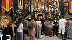 Παναγία Σουμελά: Πλήθος πιστών στην λιτανεία και τον εσπερινό