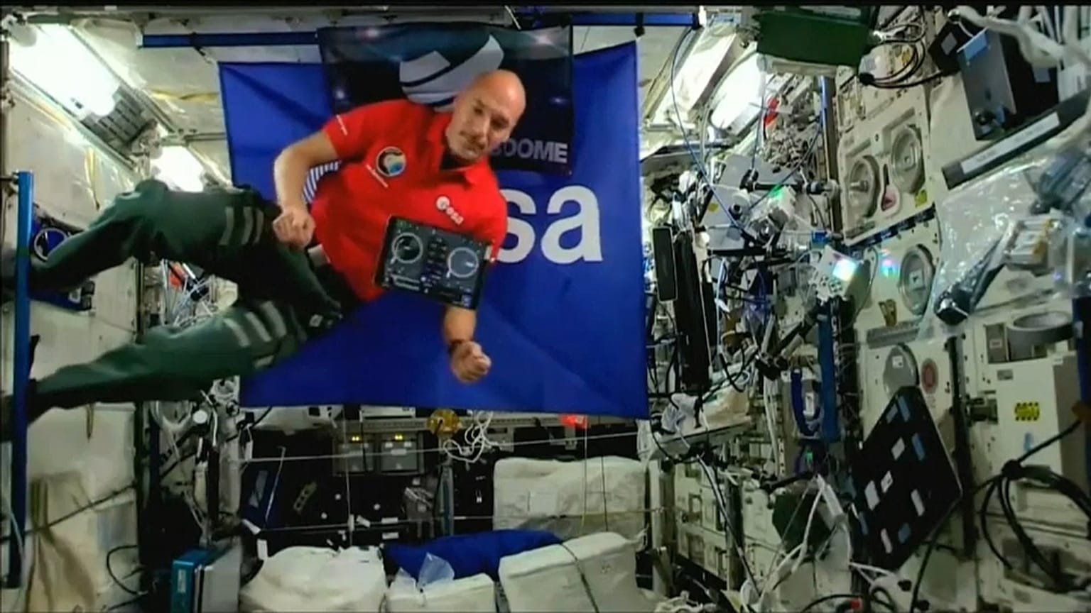 Así fue la primera fiesta en la que el Dj pinchó desde el espacio