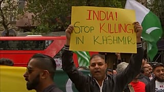 Thousands protest for Kashmir outside London's Indian High Commission