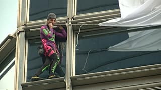 Ο «Γάλλος Spiderman σε ουρανοξύστη του Χονγκ Κονγκ