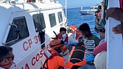 Los 27 menores no acompañados del Open Arms desembarcan en suelo italiano
