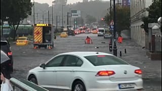 İstanbul'u 17 Ağustos'ta sağanak vurdu: Eminönü sular altında, alt geçitte 1 kişinin cesedi bulundu