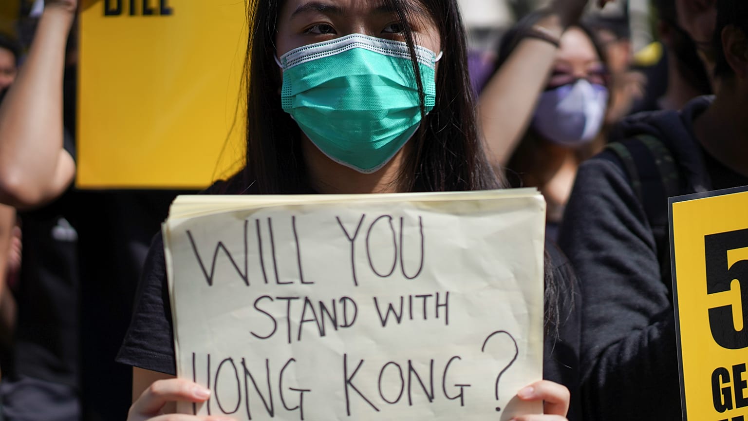Hong Kong'da protestolar 11. haftasında: Hem hükümet karşıtları hem de taraftarları eylem yaptı