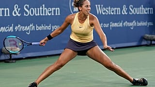 Esercizio di "spaccata" per Madison Keys.