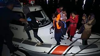 Η Τουρκία συνέλαβε 330 μετανάστες που επιχειρούσαν να φτάσουν στη Λέσβο