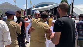 بعد عودتهم من السعودية.. حجاج من كشمير يعربون عن قلقهم بشأن الوضع في الإقليم 