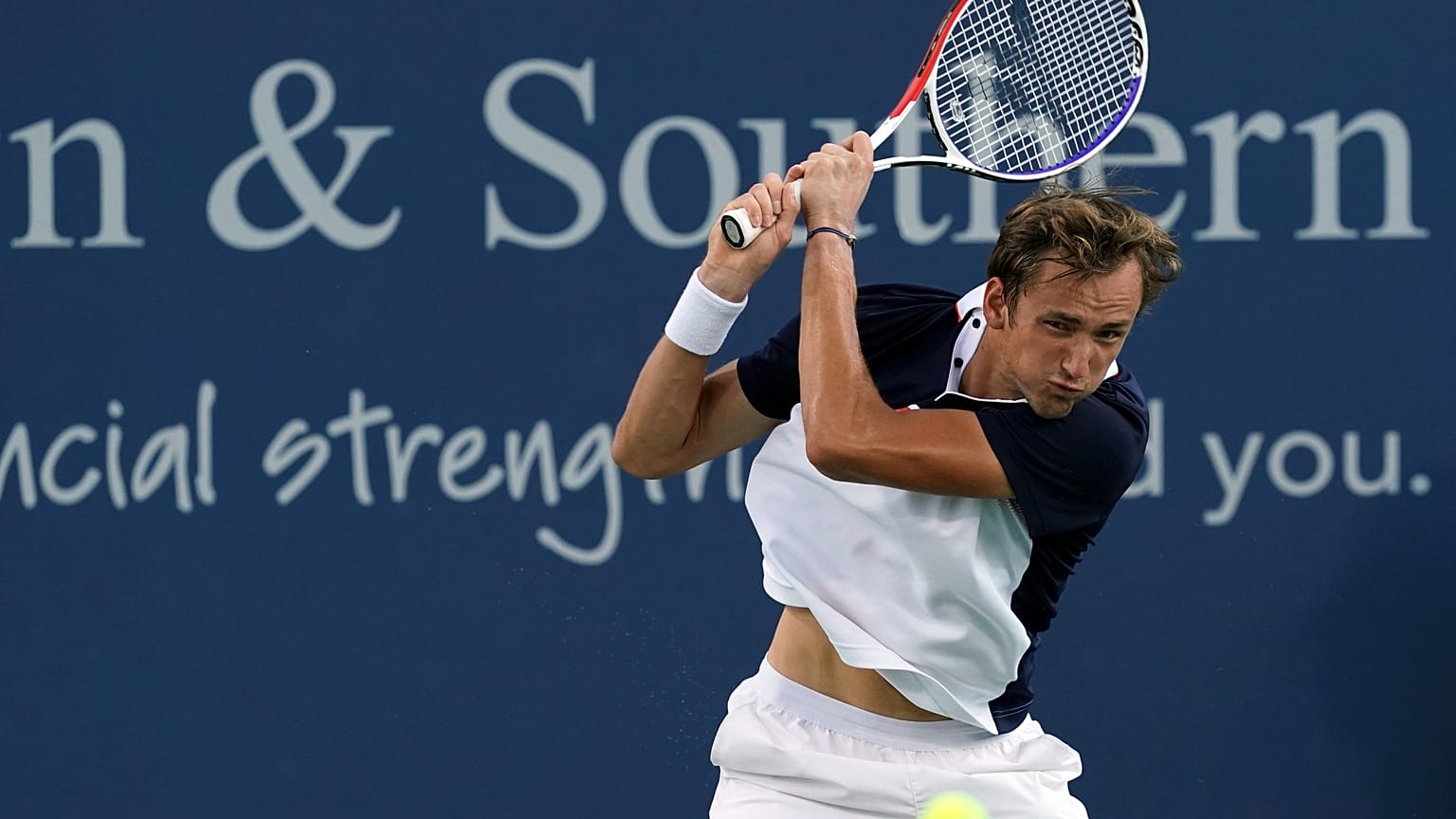 Daniil Medvedev in azione a Cincinnati.