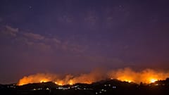 Καταστροφική πυρκαγιά στη Σμύρνη