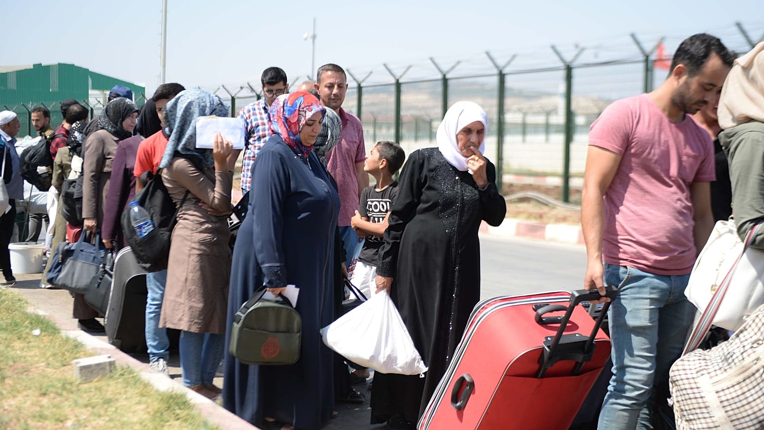  Kurban bayramı dolayısıyla ülkelerine giden Suriyeliler, Türkiye'ye geri dönüyor.  