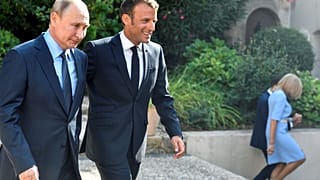 Macron-Poutine : les mains tendues de Brégançon