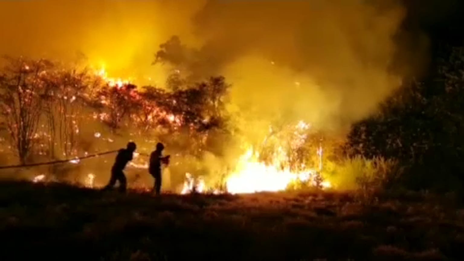 Incêndio na ilha de Gran Canária faz nove mil deslocados