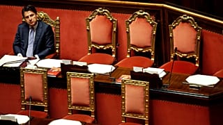 Kedden bejelentheti lemondását az olasz kormányfő