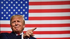 Trump, Grönland’ı satın alma isteğini Twitter hesabından esprili mesajıyla yine gündeme getirdi