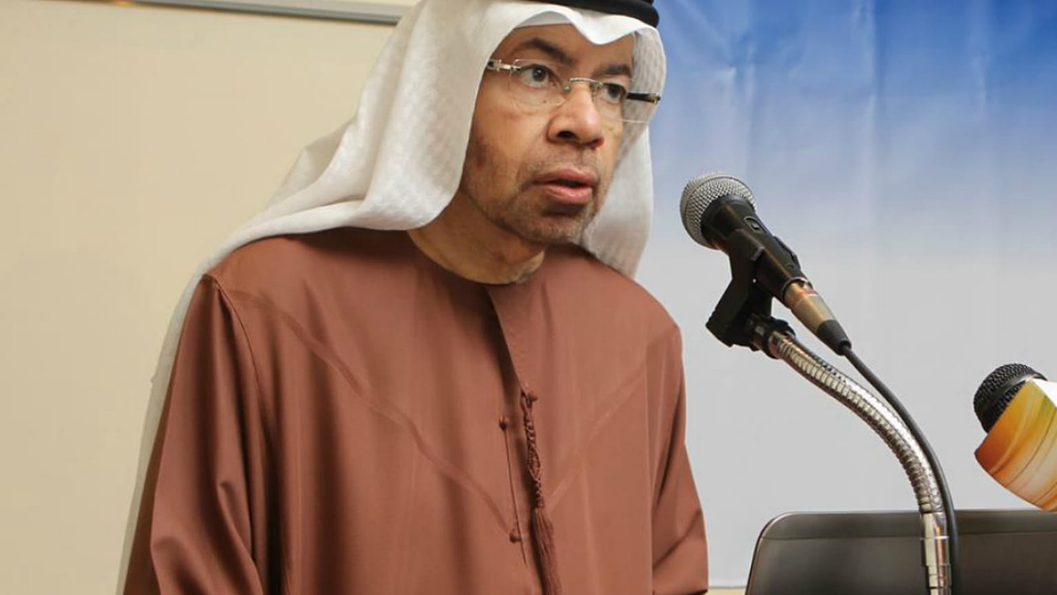 رحيل الشاعر والكاتب الإماراتي حبيب الصايغ عن 64 عاماً