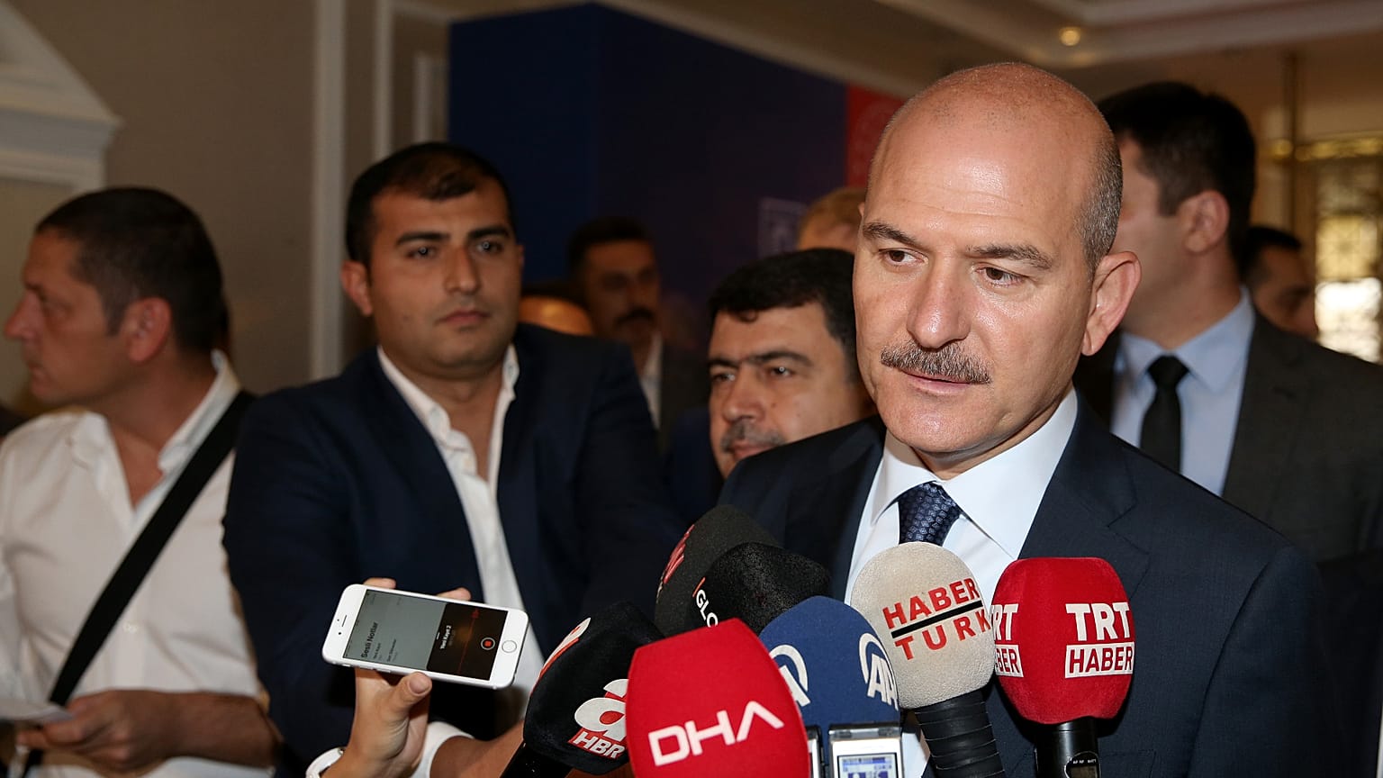 Bakan Soylu: Türk demokrasisi Avrupa'dan üstün, kayyum kararı hukuki