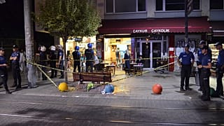 Kadıköy'de, Van, Diyarbakır ve Mardin Büyükşehir Belediyelerine kayyım atanması protesto edildi