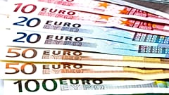 Az európaiak több mint háromnegyede támogatja az eurót