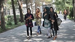 آیا جریانات سیاسی افغانستان از زن ستیزی در فضای سایبری نفع می برند؟