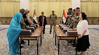 رئيس الوزراء السوداني الجديد عبد الله حمدوك يتعهد بتحقيق السلام 
