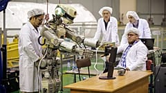 Emberszabású robotot küld az űrbe Oroszország