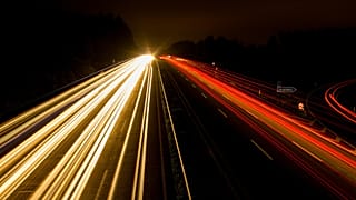 8-Jähriger stiehlt Auto der Mutter und fährt nachts über die Autobahn