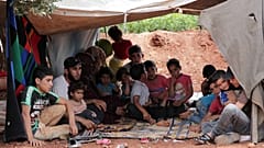 Suriye ordusu, İdlib'i terk etmek isteyen siviller için güvenlik koridoru açtı